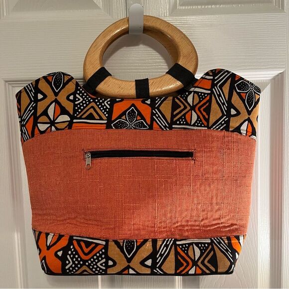 Masika Hand Woven Raffia Fibers African Bag with Wooden Handle - Picture 5 of 10